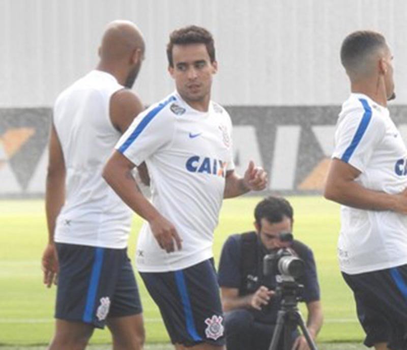 Carille faz mudanças no Timão para pegar o Santo André