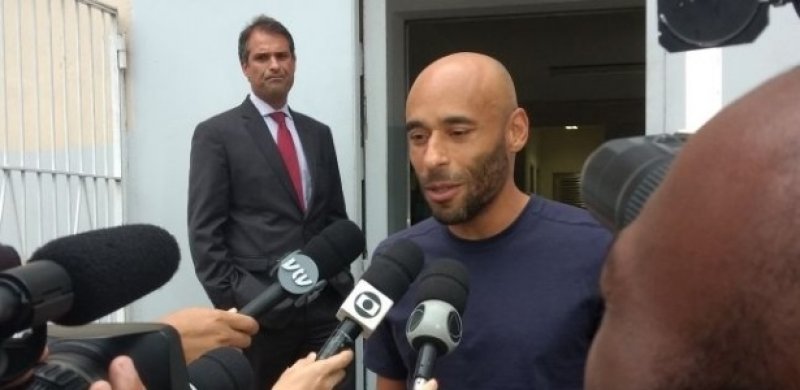 Edinho se apresenta à Justiça após ordem de prisão por lavagem de dinheiro