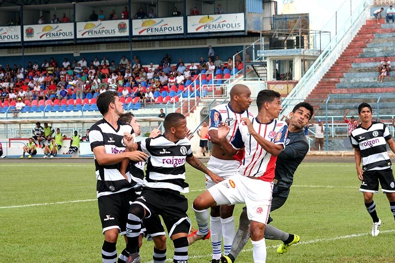 Penapolense vence XV e entra no G-4