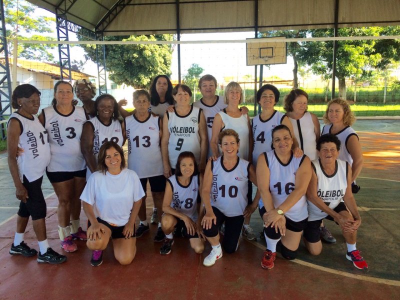 Vôlei adaptado realiza amistoso