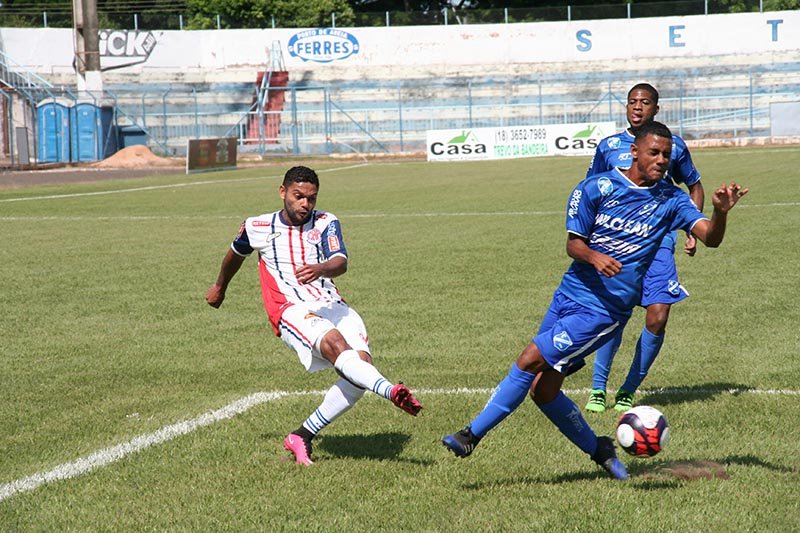 Penapolense é surpreendido pelo Taubaté