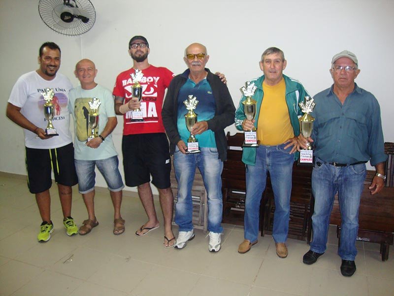 Lago Azul: Milton e Manelito vencem Torneio de Truco