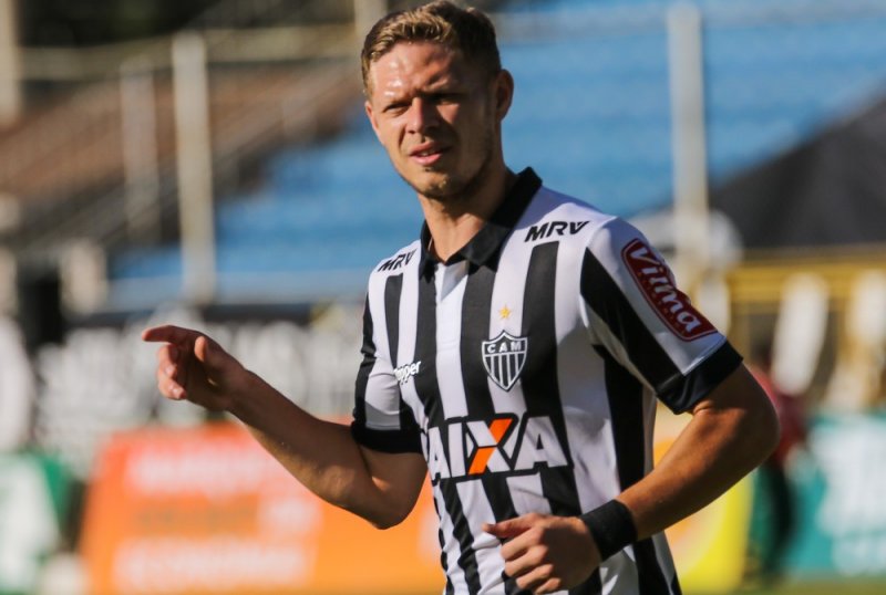 Por dívida na venda de Marlone, Penapolense aciona Corinthians