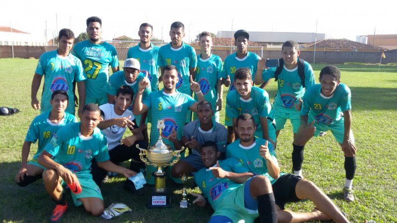 Parças é campeão de torneio mini-campo