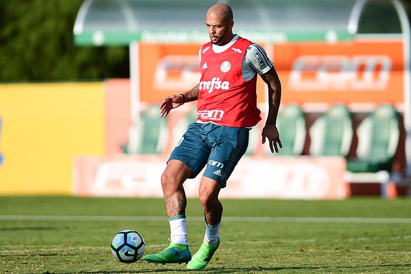 Palmeiras inicia a preparação para clássico com Felipe Melo em campo