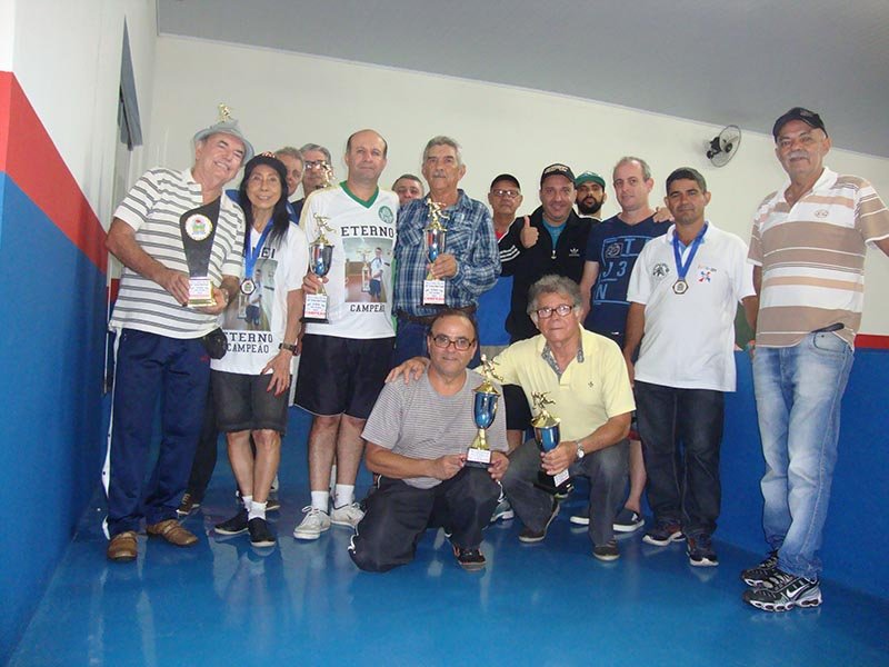 Torneio de Bocha reúne 34 associados