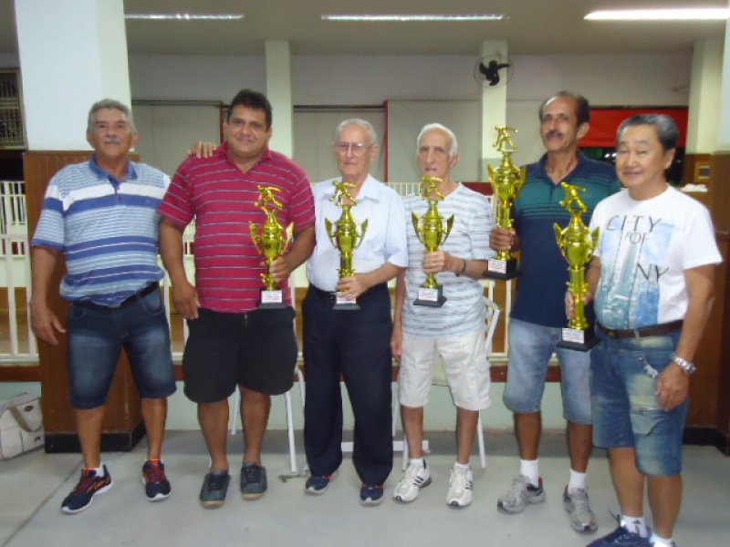 Clube Penapolense realiza torneios de bocha e truco