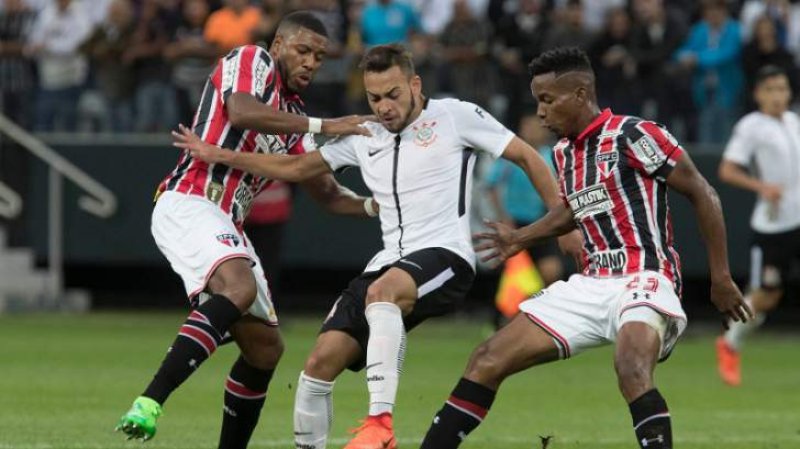 Brasileirão: Corinthians e São Paulo disputam clássico