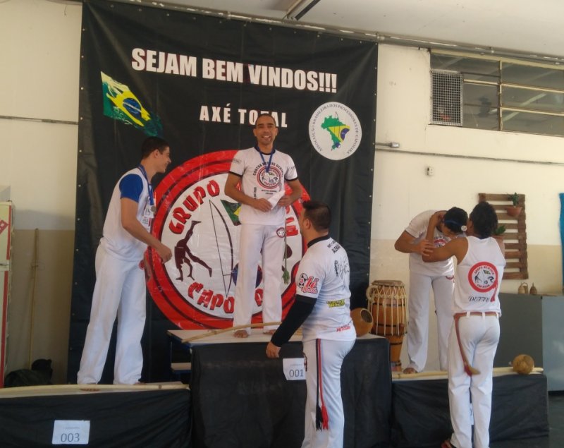 Luciano Soares vence campeonato de capoeira