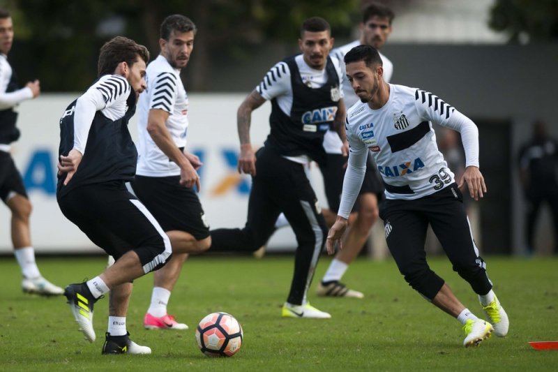 Levir define time do Santos para enfrentar o Atlético/PR