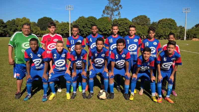 Dente-de-leite teve jogos no Tenente Carriço