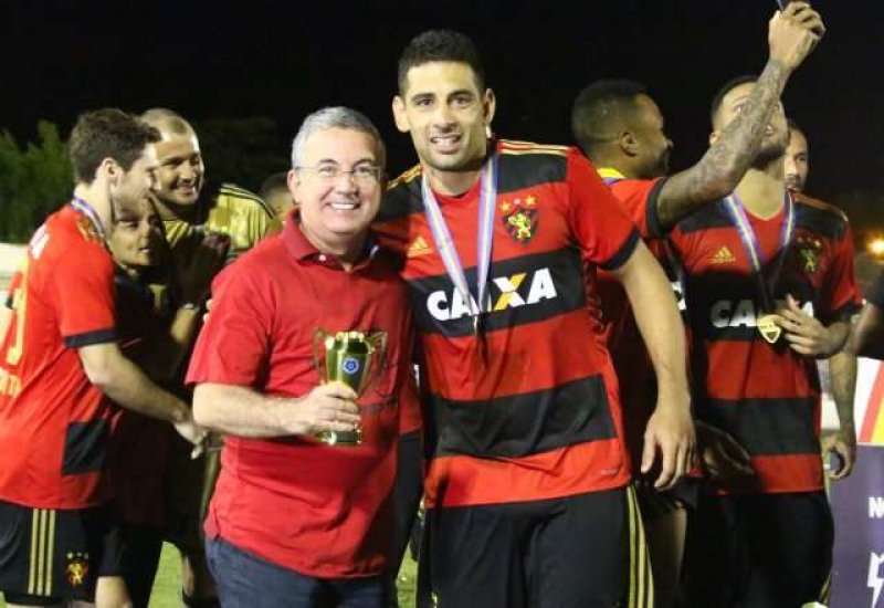 Presidente do Sport garante que Diego Souza fica no clube