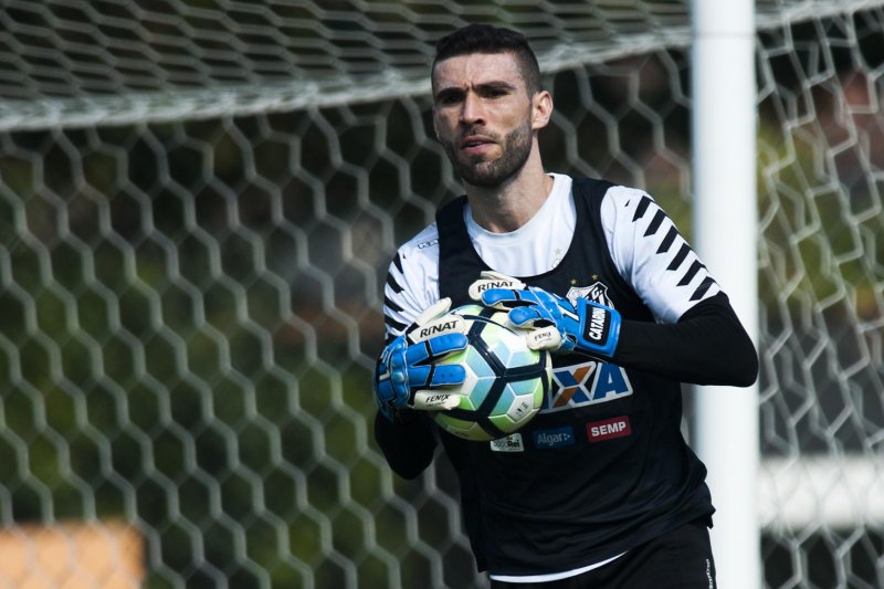 Ferraz e Vladimir desfalcam Santos contra o Vasco 