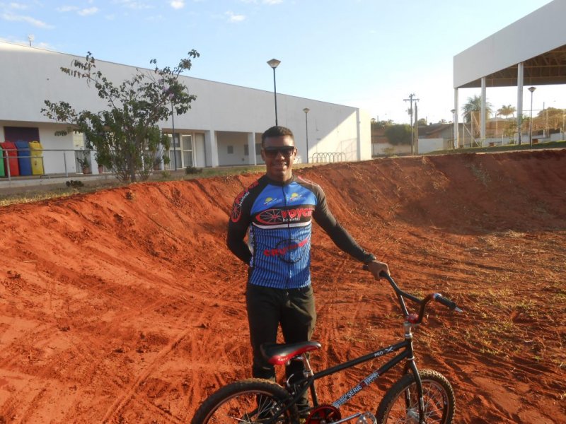 Penapolense fica em 3º no BMX