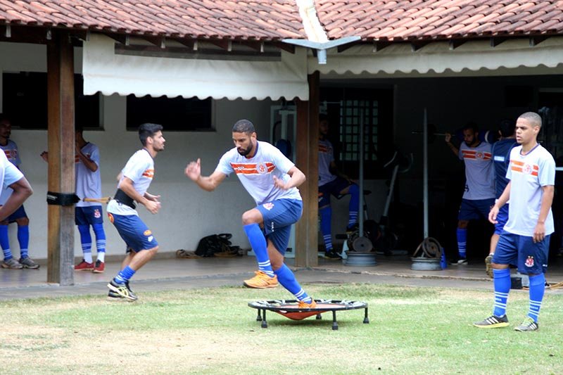 Elenco do Penapolense volta ao trabalho