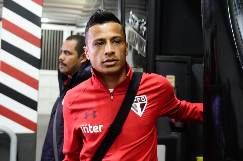 Cícero é afastado por Dorival e São Paulo procura clube para negociá-lo