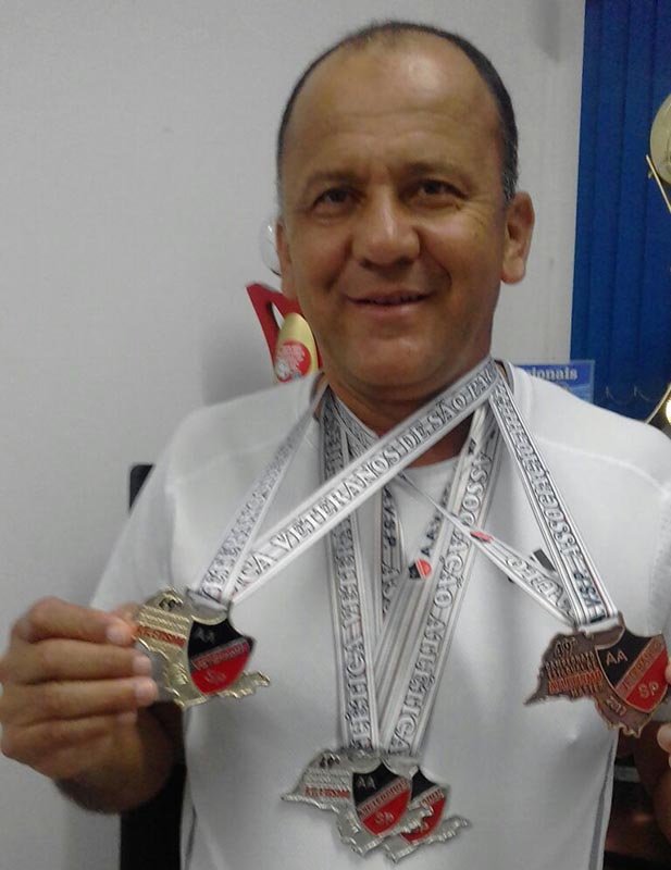 Artur conquista medalhas no Atletismo Master 