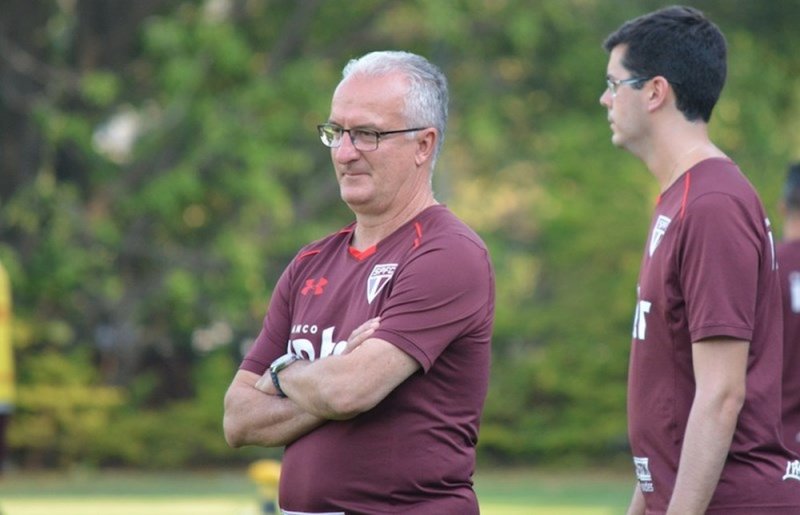 Dorival Júnior não deve mudar o São Paulo