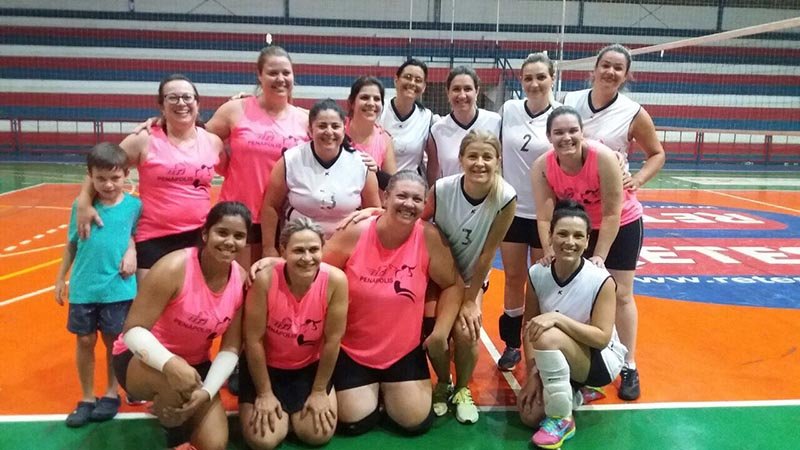 Equipe Jaqueline lidera o 1º Municipal de Vôlei Feminino