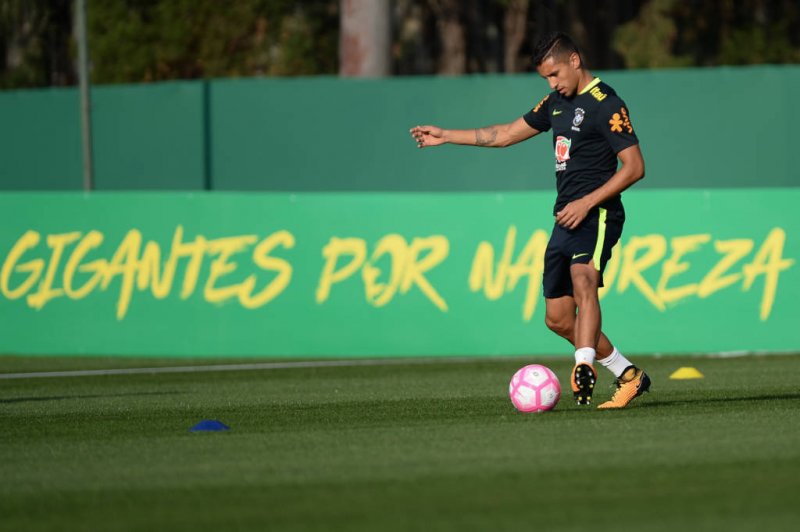 De volta ao time titular, Marquinhos ganha a faixa de capitão