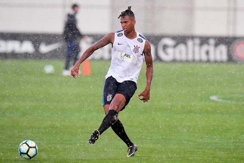 Carille confirma volta de Jô e mantém dúvidas na defesa