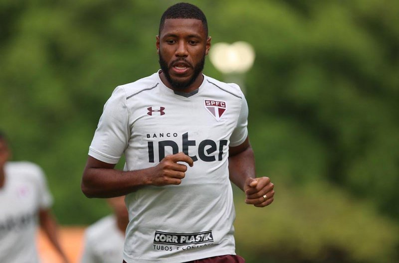 São Paulo e Santos se enfrentam no Pacaembu 