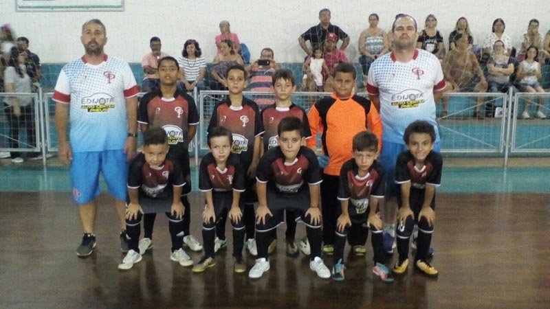 Futsal de Penápolis garante vagas em decisões