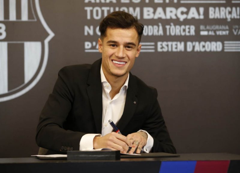 Coutinho é apresentado oficialmente no Barcelona