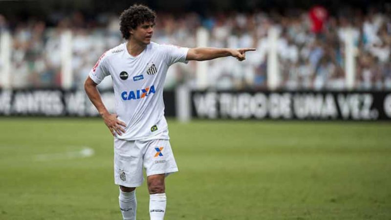 Santos admite estar negociando com São Paulo por Victor Ferraz