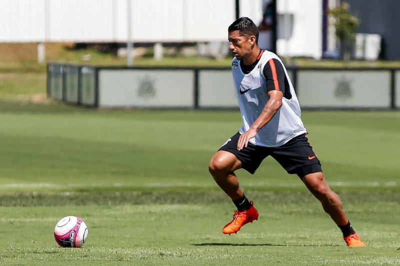 Carille faz mudanças no Corinthians e promove duas estreias na Arena