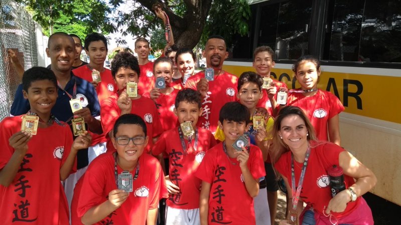 Karatecas conquistam medalhas em Presidente Prudente