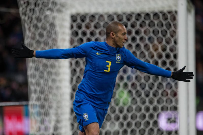 Brasil deslancha no 2º tempo e bate Rússia no palco da final da Copa