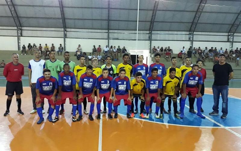 Equipe de futsal sub-18 vence em Barbosa