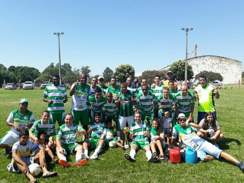 Casa das Ferragens/Juventude é campeã de torneio de mini-campo