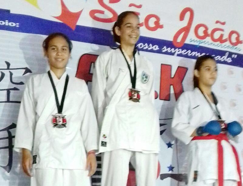 Karatê conquista medalhas em Dracena