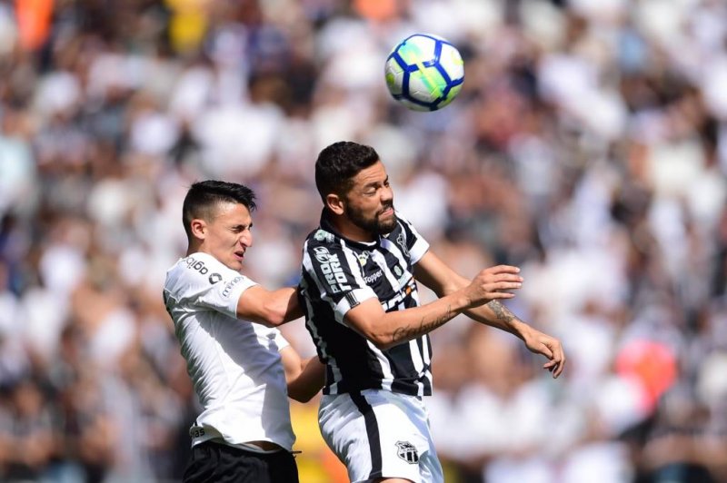 Pênalti não marcado em Pedrinho revolta jogadores do Corinthians