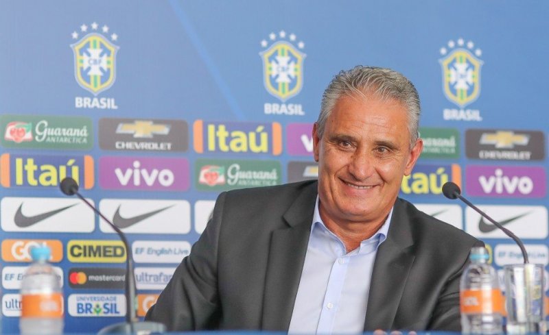 Tite tem o segundo maior salário entre os técnicos da Copa
