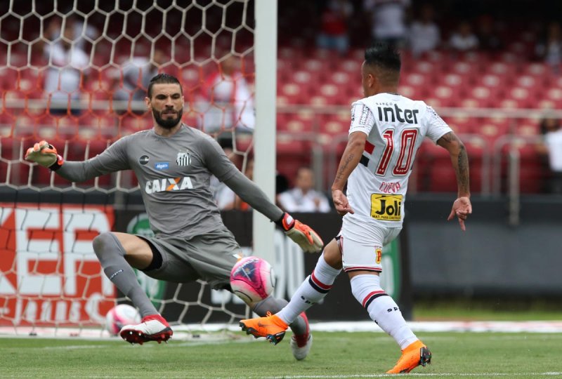 São Paulo coloca invencibilidade à prova contra o Santos