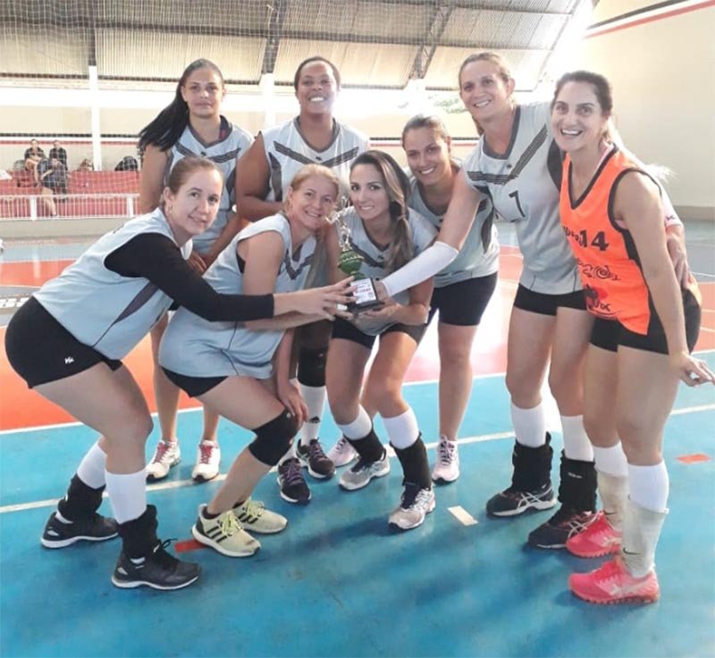 Vôlei Feminino Master participa de torneio