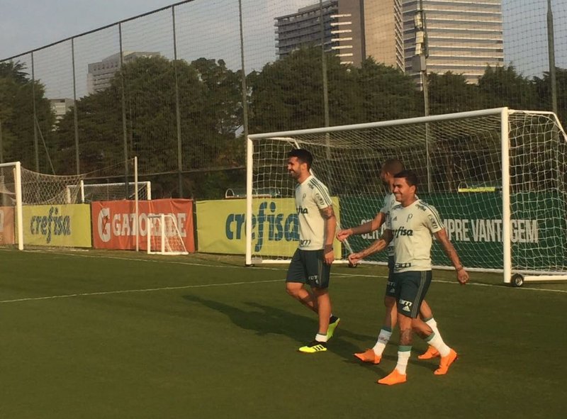 Roger Machado faz mistério em escalação do Palmeiras, mas tem retorno de Dudu