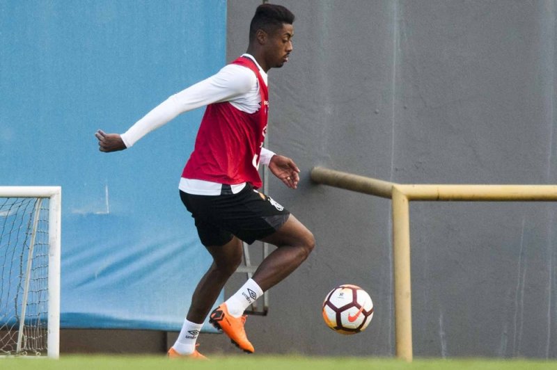 Bruno Henrique e Cittadini treinam sem limitação no Santos e devem enfrentar o Cruzeiro hoje