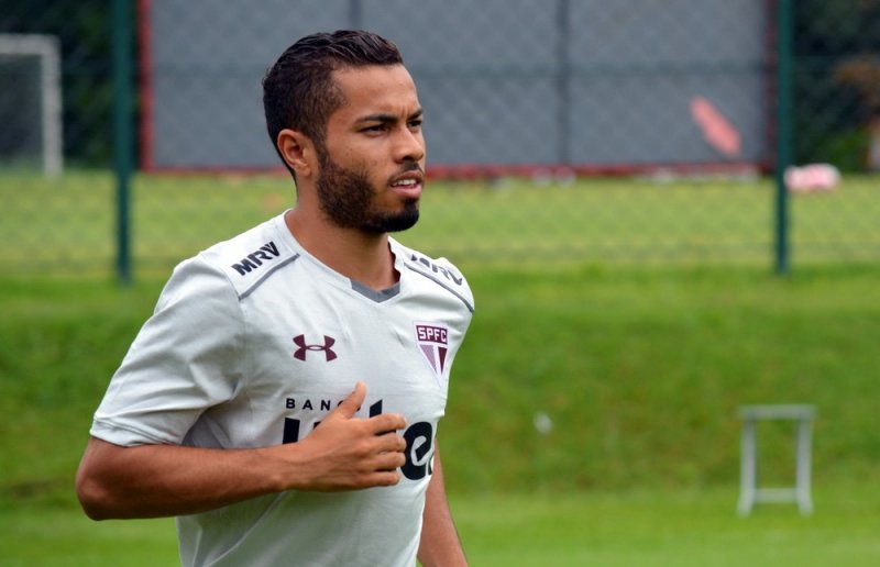 São Paulo joga hoje contra o Atlético/PR