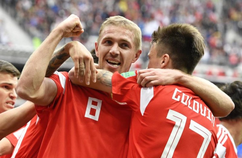 Rússia encerra jejum e vence na abertura da Copa