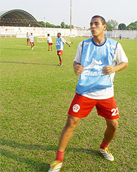 2ª Divisão: Gledson se contunde em treino, mas, deve jogar