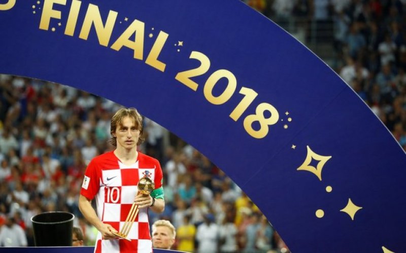 Modric é eleito melhor jogador e Mbappé o jovem da Copa