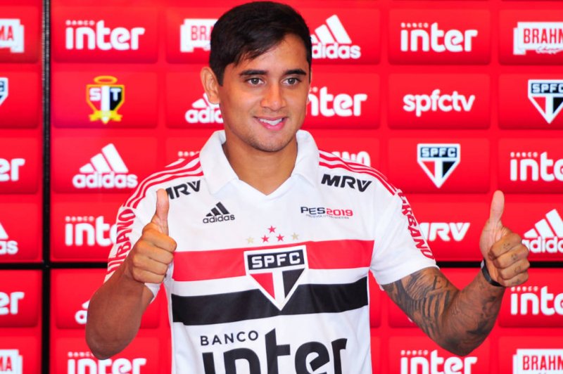 Atacante Everton Felipe é apresentado no São Paulo