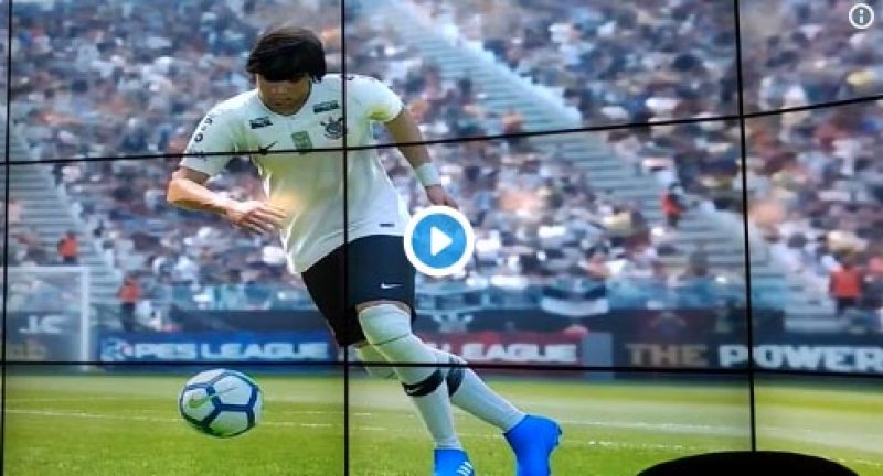 Corinthians oficializa patrocínio de game, com direito a selfie de Romero