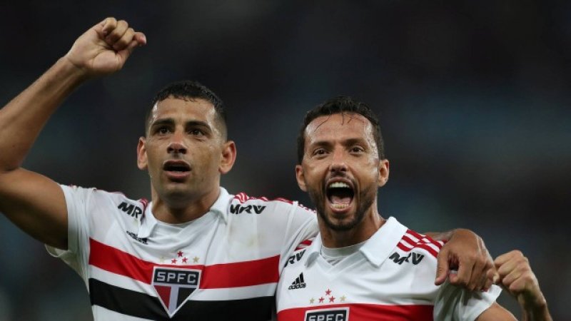 Santos e São Paulo se enfrentam na Vila Belmiro