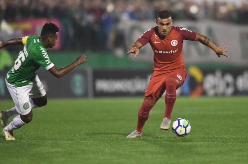 Chapecoense ganha do Internacional de virada: 2 a 1