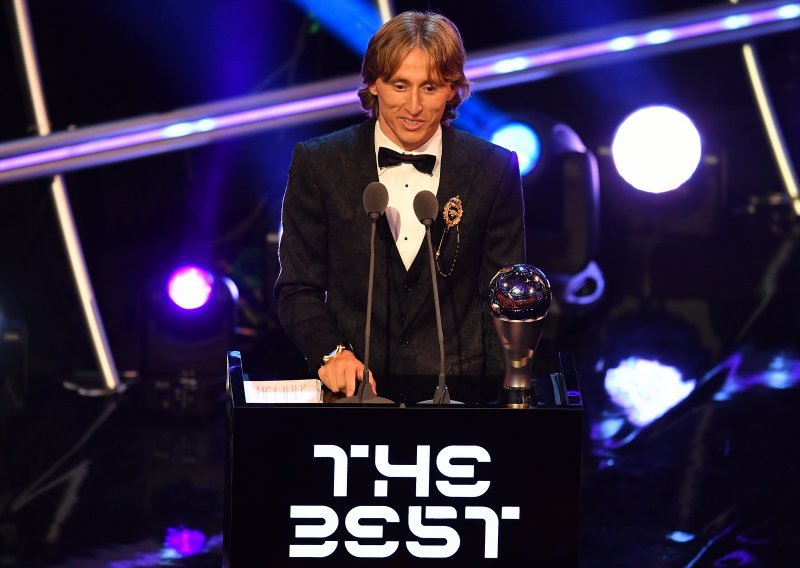 Modric quebra hegemonia de Messi e CR7 e é eleito o melhor do mundo